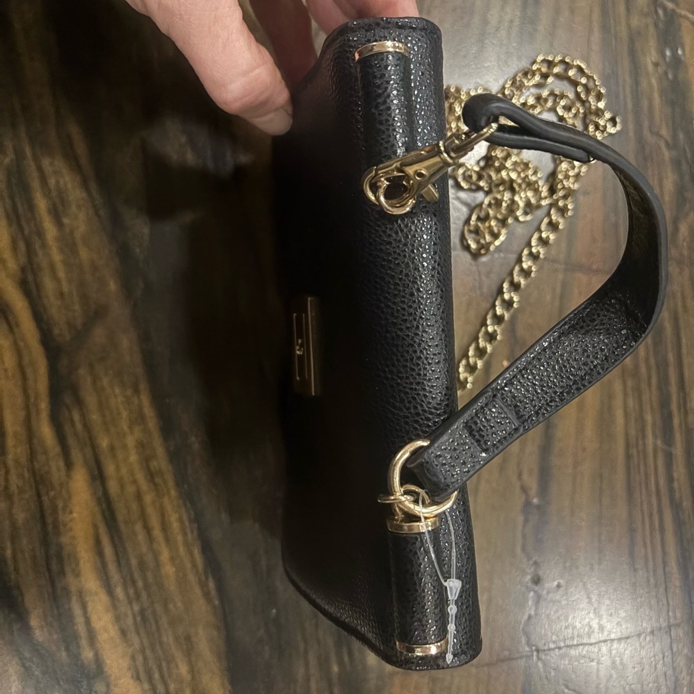 LG Black Crossbody Bag with Gold Chain - Picture 3 of 10